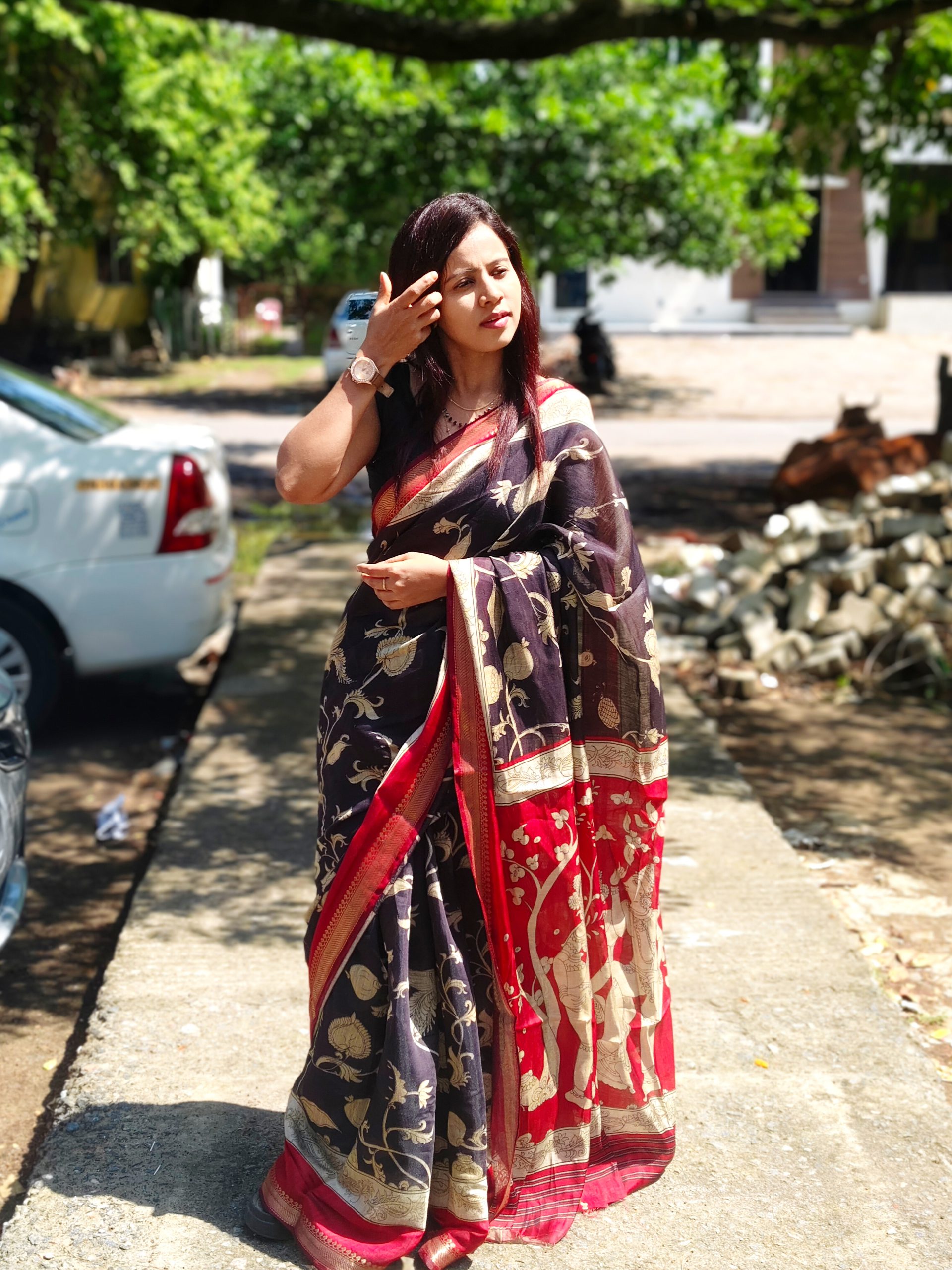 Stunning Black Soft Cotton Kalamkari Print Zari Weaving Border with Unstitched Running Blouse - Image 5