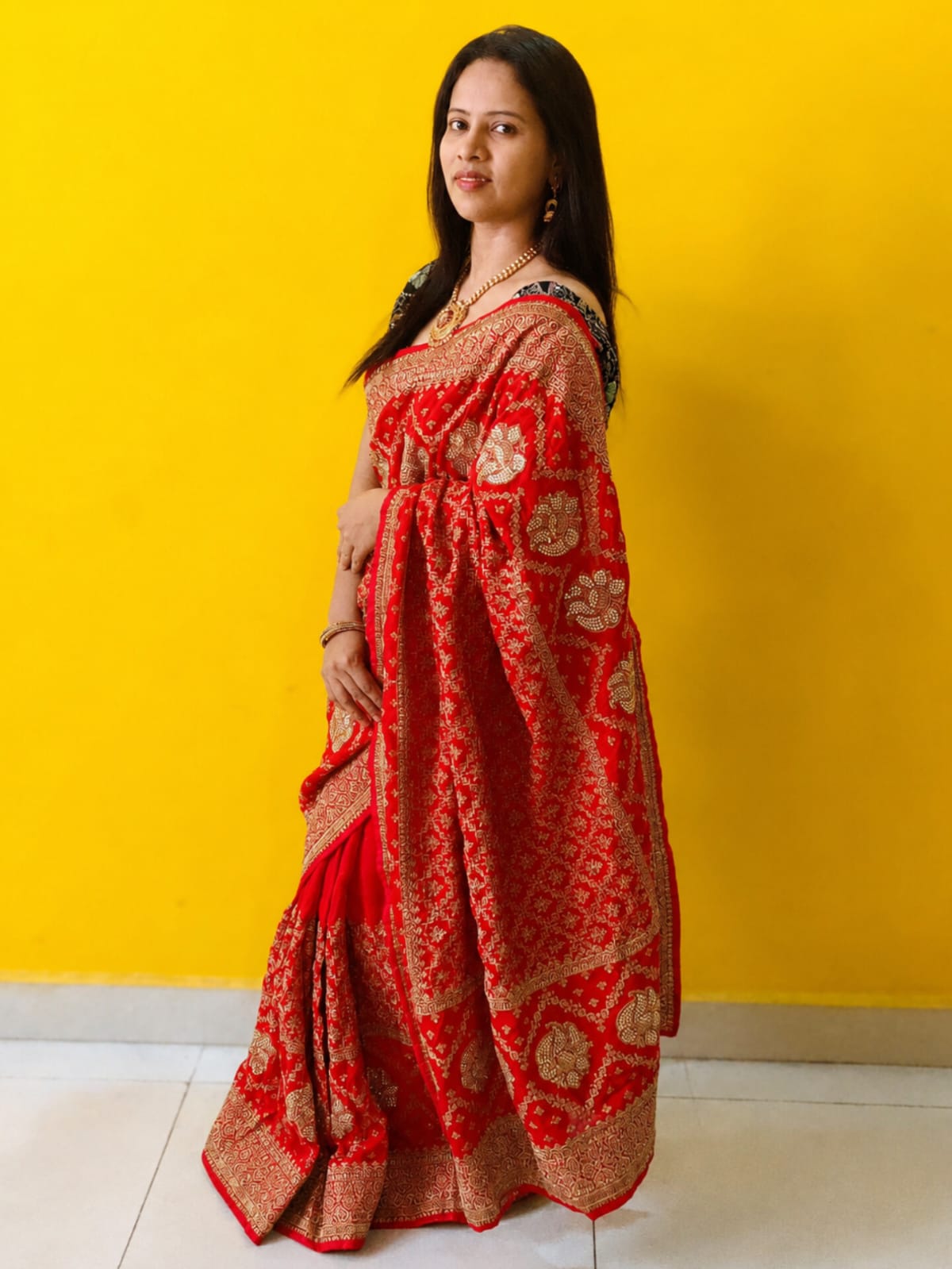Elegant Rani Pink Saree Featuring Heavy Gold Embroidery & Stone Embellishments - Image 4